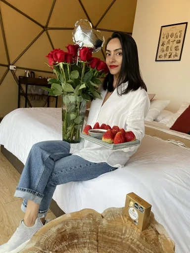San Valentín Contenido UGC para campaña San Valentín — marcas lifestyle y ecommerce · Avoiry